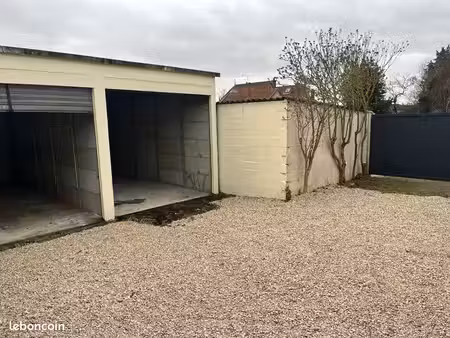 location remise hangar avec stationnement sécurisé