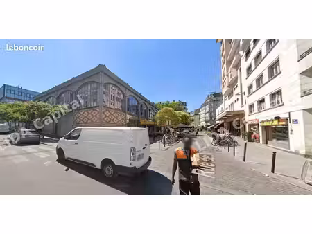 local commercial 90 m² à louer — paris