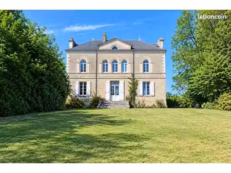 château 9 pièces 265 m²