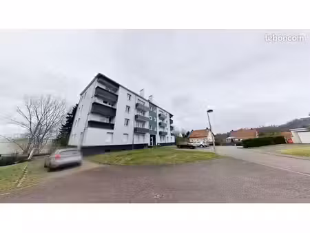 spacieux et lumineux f4 de 108 m² isolé thermiquement - zone pavillonnaire calme - verdoya