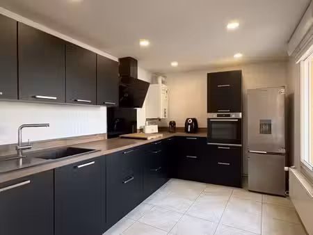 appartement 3 pièces 84 m²