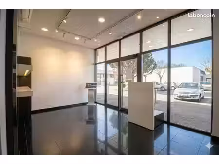 local 89 m² idron