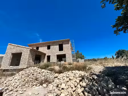 gordes maison 180 m2 à vendre avec vue