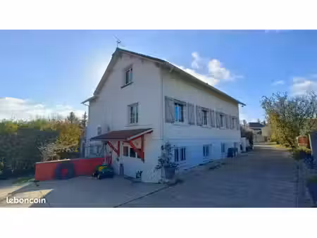maison 7 pièces 257 m²