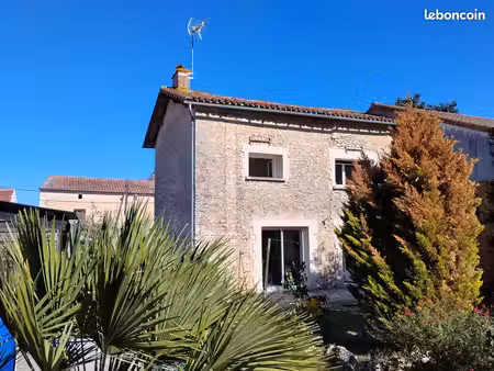 maison ancienne avec grand terrain