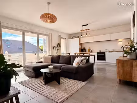 t4 récent de 84 m² avec terrasse et vue semnoz
