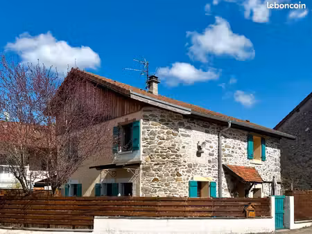 maison en pierre rénovée – 110 m² + combles – 3 chambres – garage – 20 min de genève