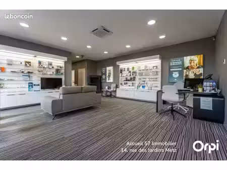 local commercial 99 m²