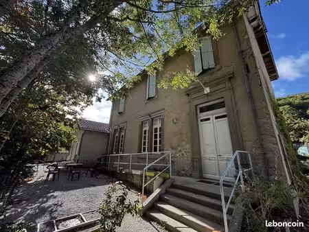 maison 9 pièces 140 m²