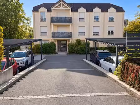 appartement f3 – 61 m² – dernier étage – balcon avec vue dégagée