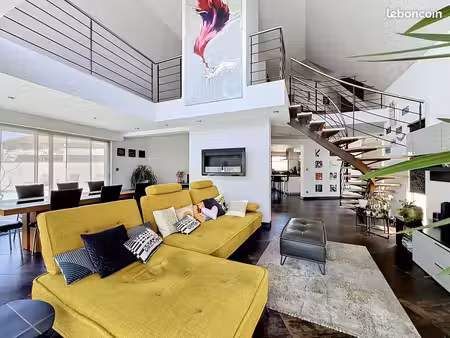 maison 7 pièces 263 m²