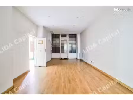 local commercial 17 m² à vendre — paris