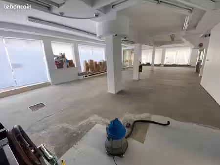 immeuble commercial + 2 appartements