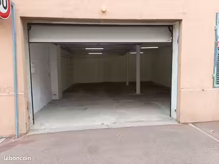 à louer entrepôt