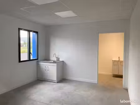 local professionnel / entrepôt de 180 m² avec bureau aménagé