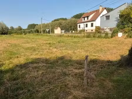 terrain 1 303 m² cambron