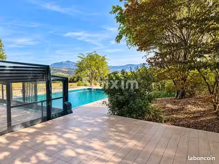 maison 8 pièces 297 m²