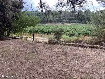 terrain 1 080 m² flassans sur issole