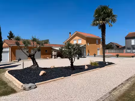 maison 161m²  5 pièces et terrain de 3200m²