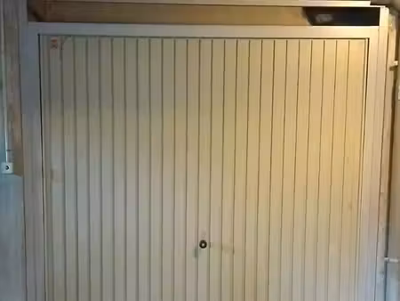 location garage box fermé