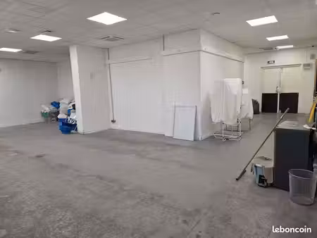 local commercial 90 m² - accès rdc - secteur vieux-port / estienne-d’orves