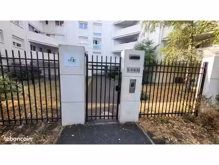 appartement 83 m² avec fort potentiel + garage et cave - le petit-quevilly