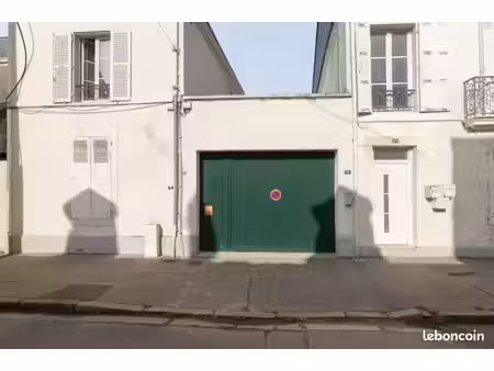 local 120 m² à louer  stockage / logistique / association  le mans centre