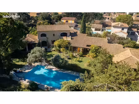 maison 14 pièces 413 m²