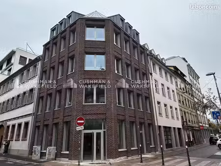 bureaux 240 m²