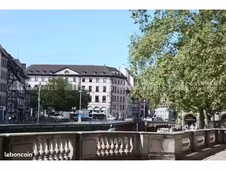 bureaux 298 m²