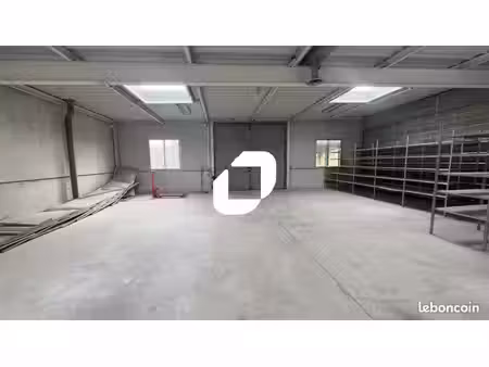 local d'activité 274 m²