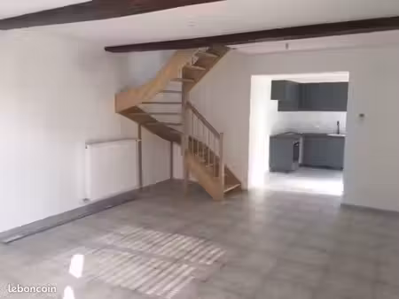 loue maison de ville t3