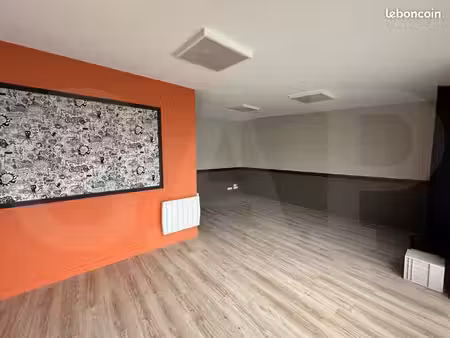 local 260 m²
