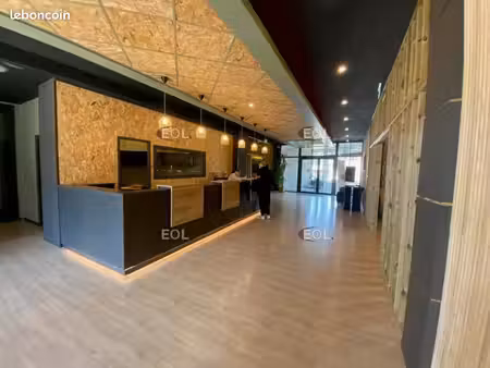 bureaux 600 m²