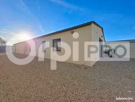 bureau 200 m²