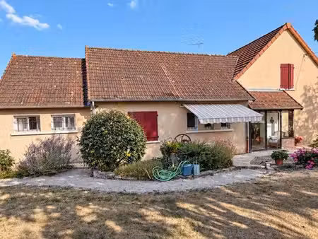 maison 6 pièces 218 m²