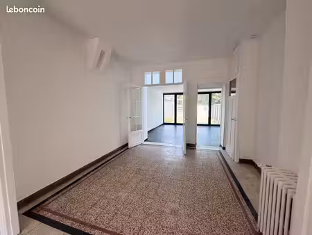 jolie maison avec 4 chambres et un jardin à mouvaux