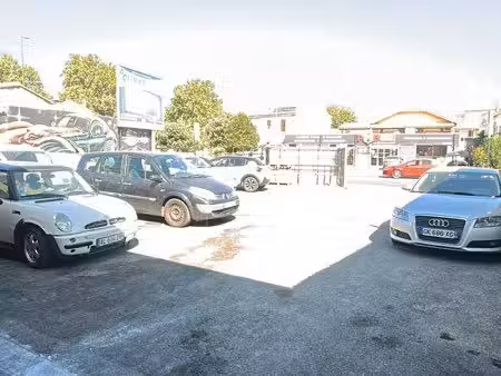 garage automobile tout équipé à reprendre avignon 396m2 + cour 300m2