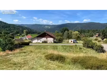 terrain vue montagnes
