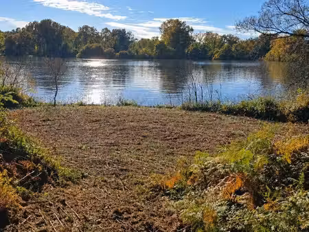 ? +5000 m² en bord de lac de saint-vincent-sur-graon