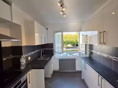 location 3pieces 53m2 - 1100 cc