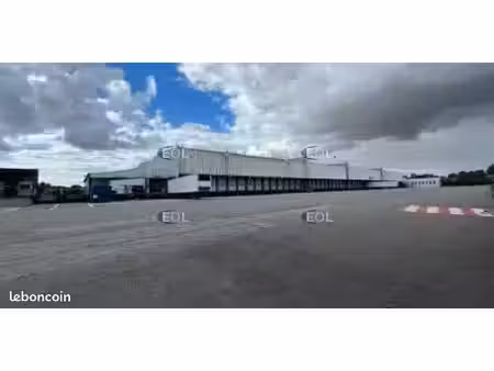 local industriel 25 361 m²