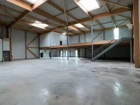 local d'activite 4924 m² chanteloup en brie