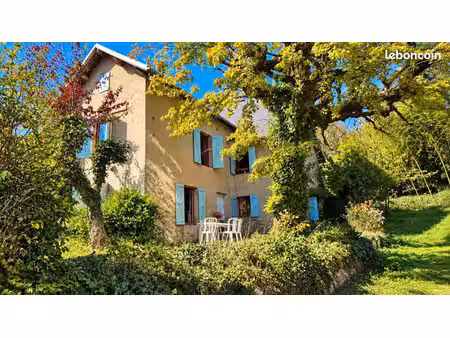 propriété 5 pièces 138 m²