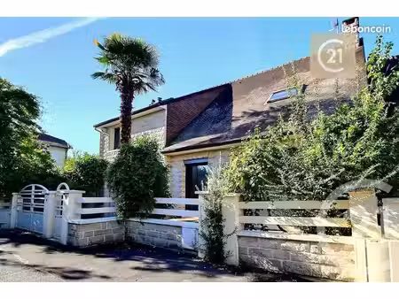 pavillon 8 pièces 182 m²