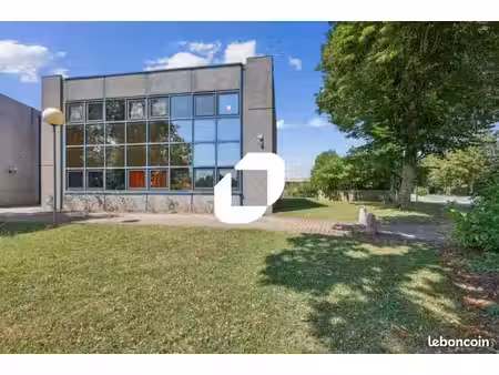 bureau 546 m²
