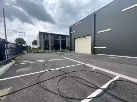 local industriel 637 m²
