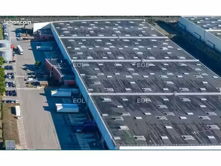 local logistique 26 569 m²