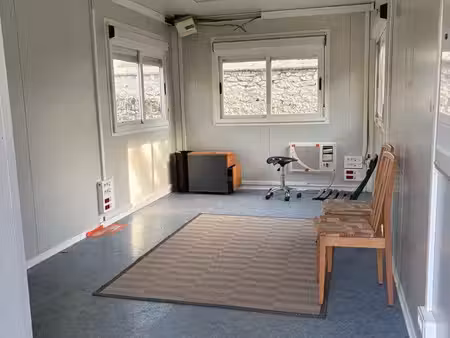 bureau 20 m² + terrain 500 m² à louer