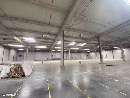 local bureaux 4 370 m²